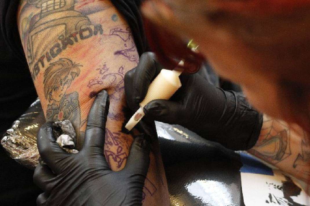 U.S. Army considers new tattoo policy